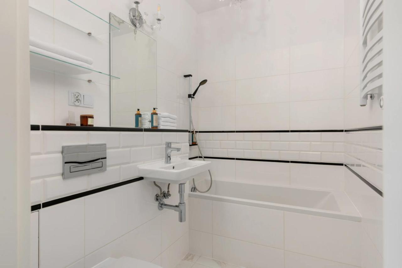 Przestronny Apartament Z Widokiem Na Miasto W Warszawie Varşovia Exterior foto